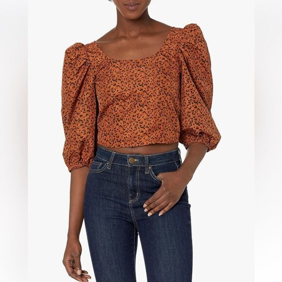 NWT Levi’s Leopard Print Puff Sleeve Top Medium - Picture 1 of 4